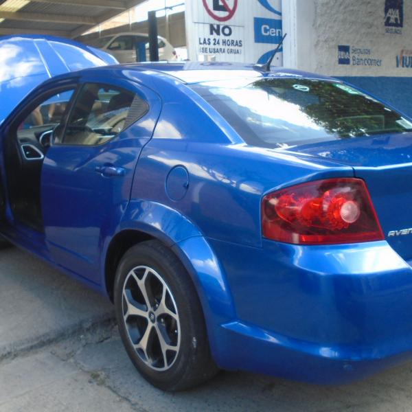 Dodge azul